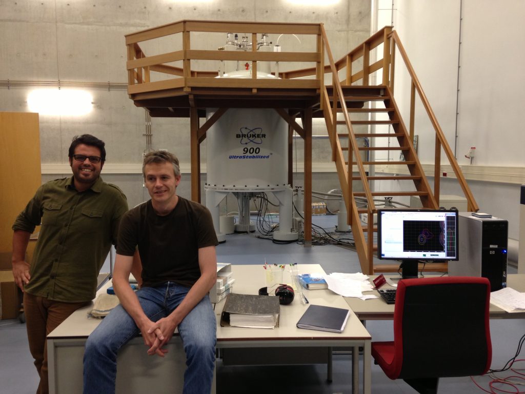 David and Hans standing proudly in front of the 900 MHz